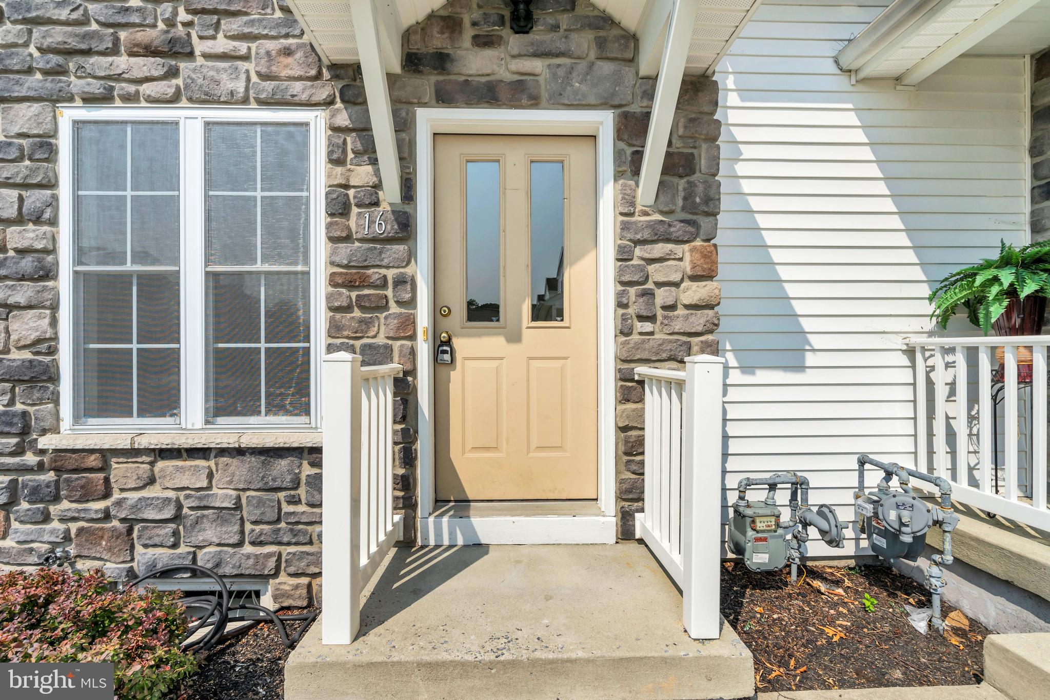 16 Charles Circle Riverside, NJ 08075 - Photo 3 of 41