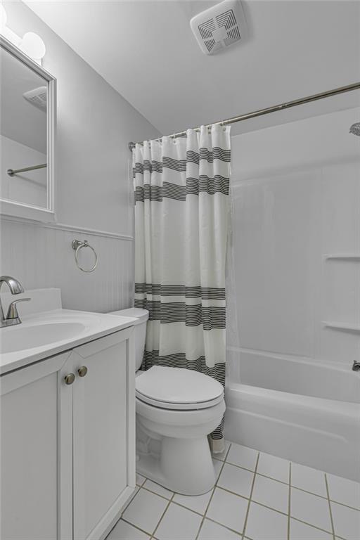 61 Darlington Road, Unit A18 Beaver Falls, PA 15010 - Photo 10 of 16 Bathroom