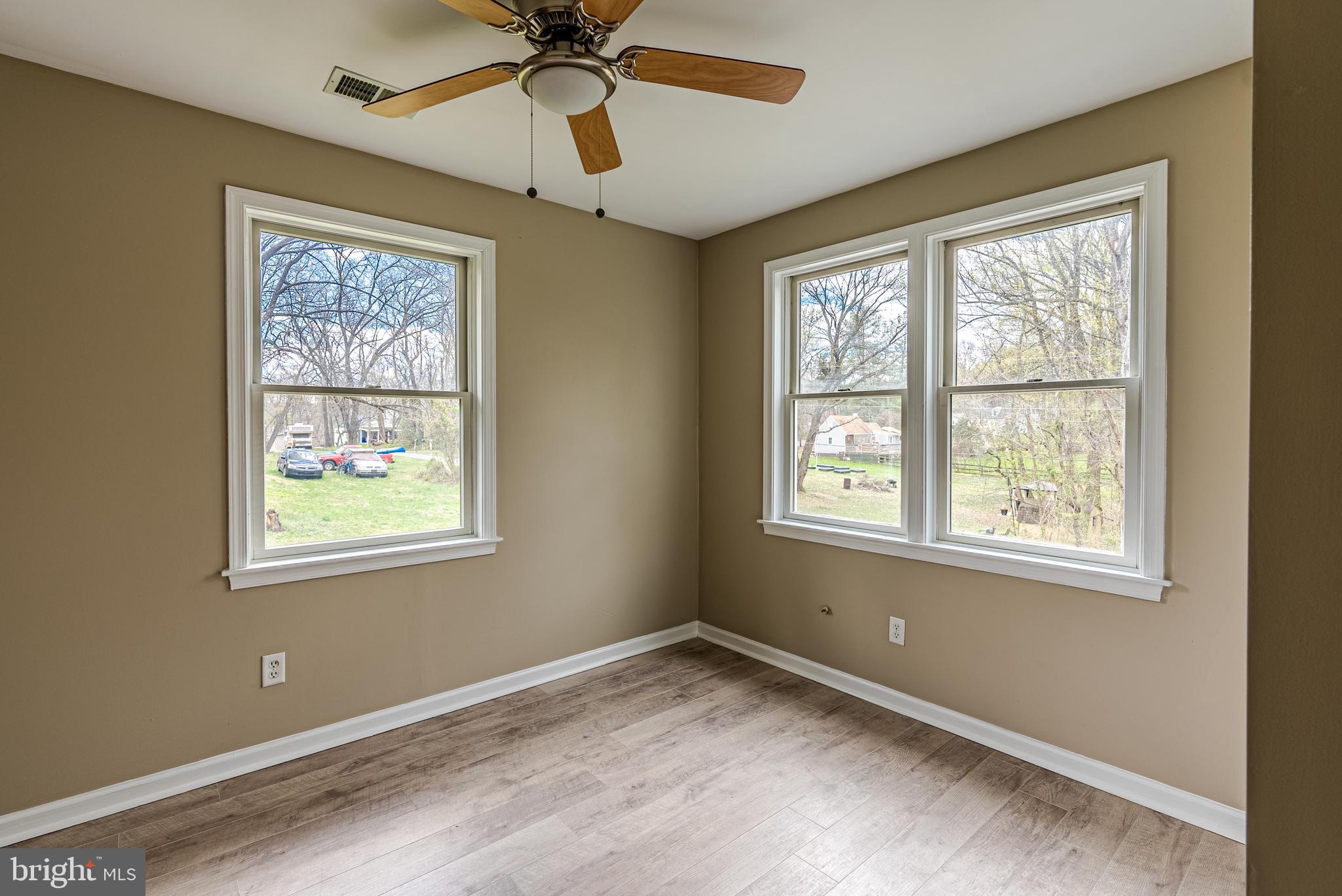 18610 Jerusalem Church Road Poolesville, MD 20837 - Photo 16 of 28 3rd bedroom upper level