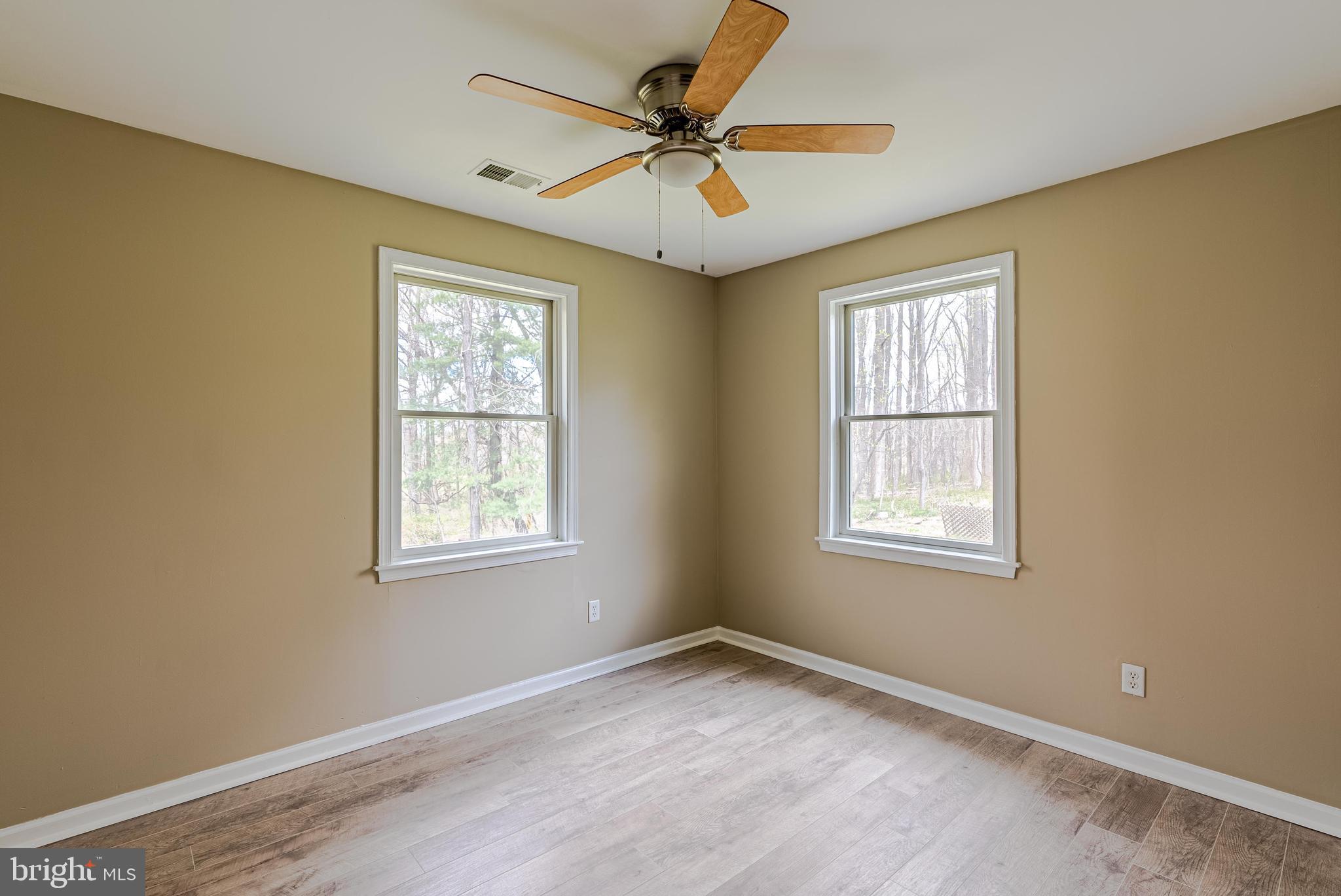 18610 Jerusalem Church Road Poolesville, MD 20837 - Photo 17 of 28 2nd bedroom upper level
