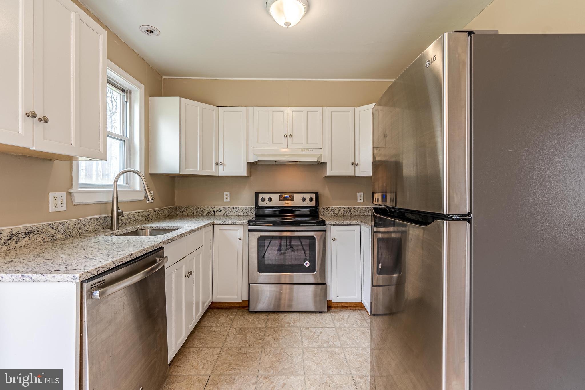 18610 Jerusalem Church Road Poolesville, MD 20837 - Photo 8 of 28 Kitchen Pic 2