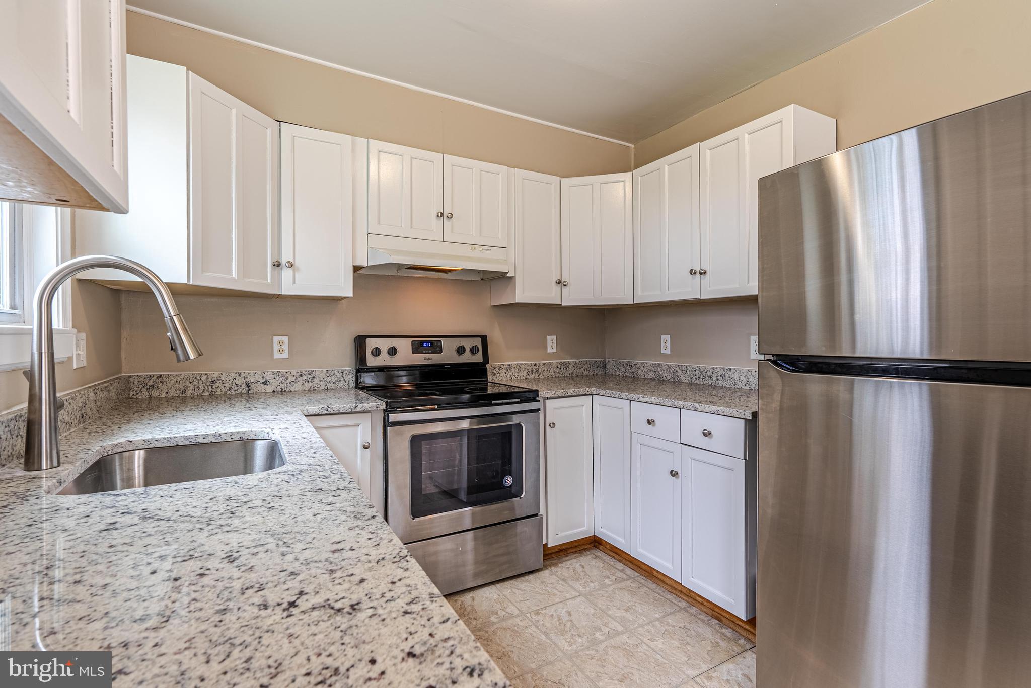 18610 Jerusalem Church Road Poolesville, MD 20837 - Photo 9 of 28 Kitchen Pic 3
