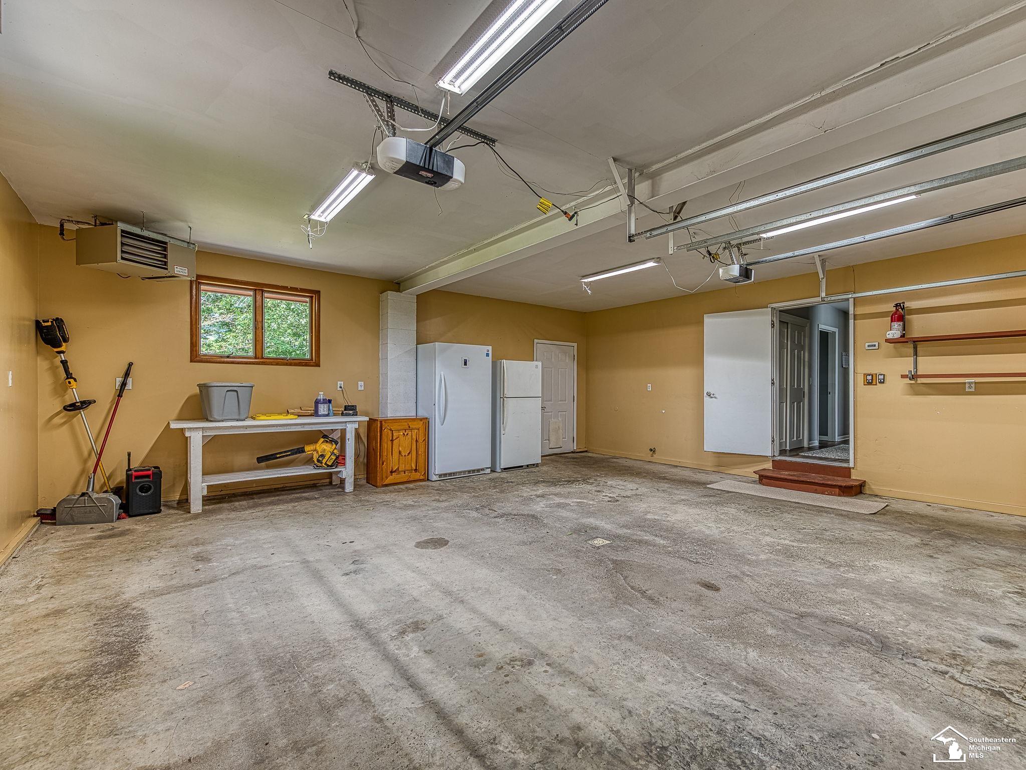 16669 Davis Road Dundee, MI 48131 - Photo 36 of 63 50146454-254c5c06-ddf1-4fca-b044-1e715119a4f8.JPG