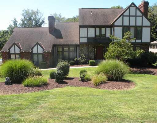 459 McCombs Road Venetia, PA 15367 - Photo 1 of 18 Exterior Front.