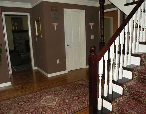459 McCombs Road Venetia, PA 15367 - Photo 2 of 18 Entry/Foyer.