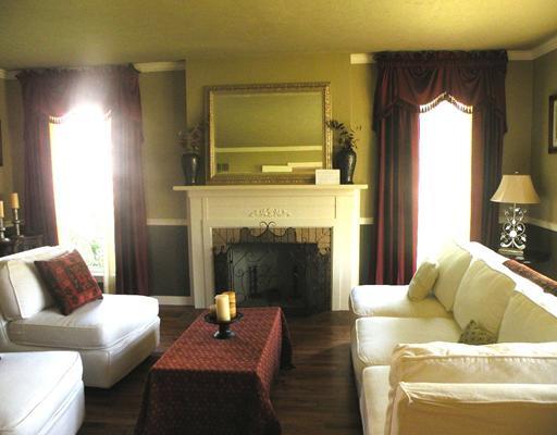 459 McCombs Road Venetia, PA 15367 - Photo 3 of 18 Living Room.