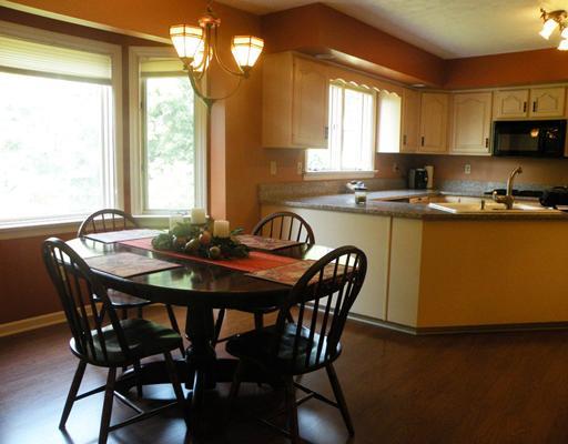 459 McCombs Road Venetia, PA 15367 - Photo 7 of 18 Kitchen. Eat-in Kitchen