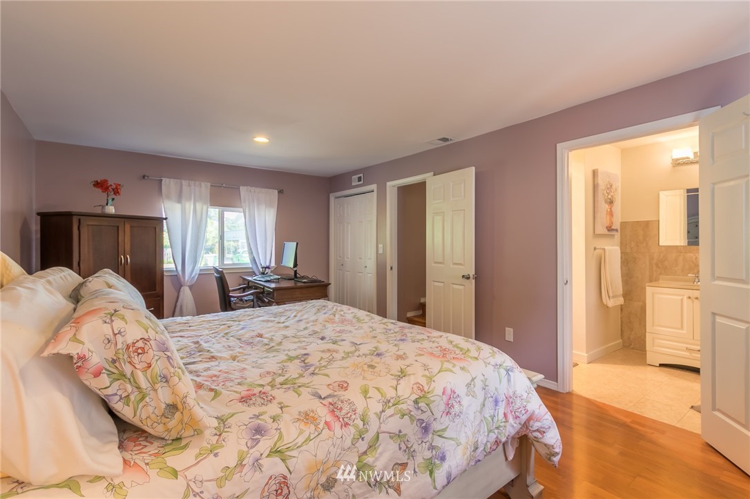 2907 Northeast 8th Place Renton, WA 98056 - Photo 12 of 16