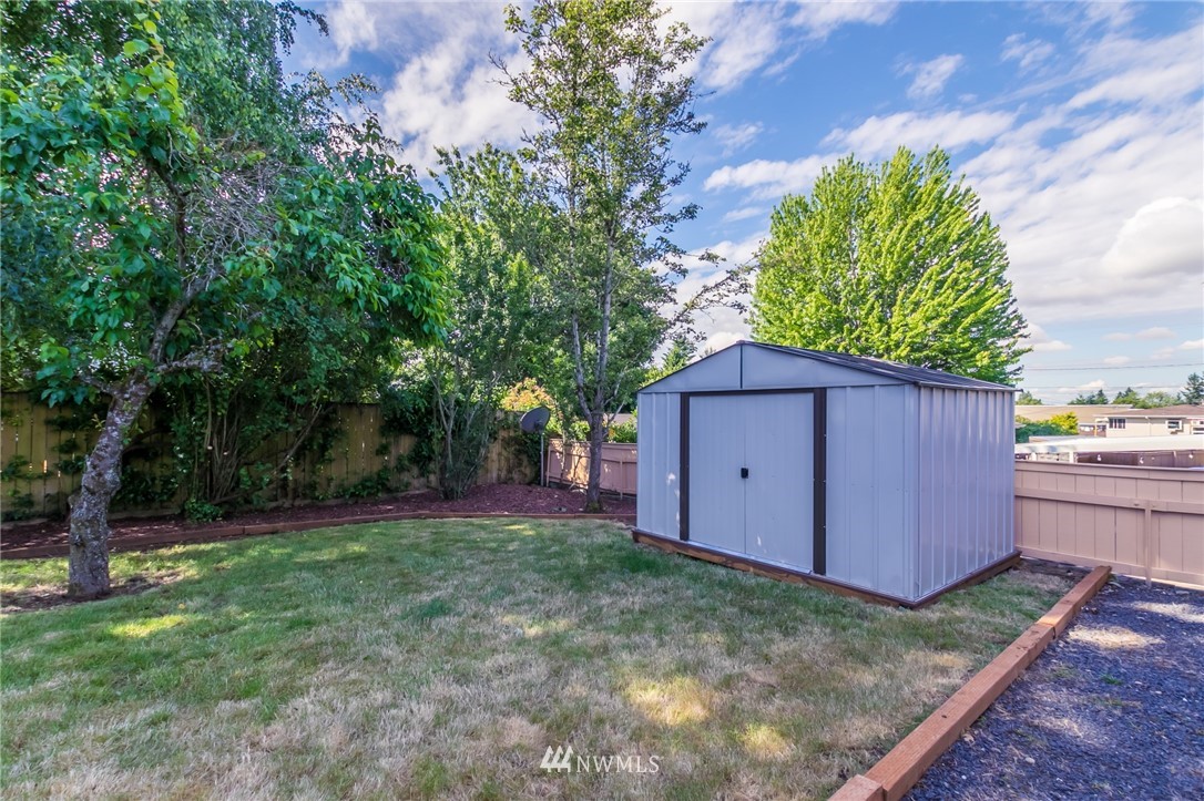 2907 Northeast 8th Place Renton, WA 98056 - Photo 15 of 16