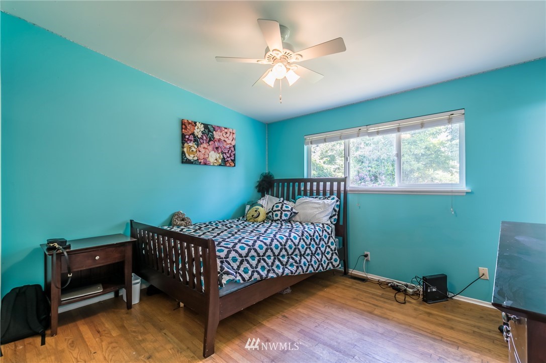2907 Northeast 8th Place Renton, WA 98056 - Photo 8 of 16