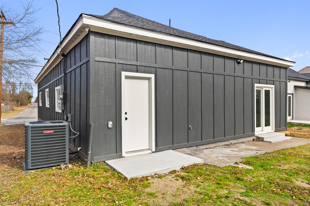 1279 Bonham Street Paris, TX 75460 - Photo 25 of 30