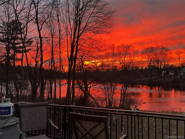 $774,999 | 43 Woodbine Drive, Mahopac, NY 10541