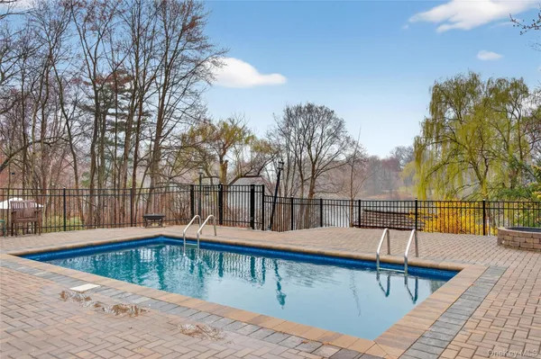 $774,999 | 43 Woodbine Drive, Mahopac, NY 10541