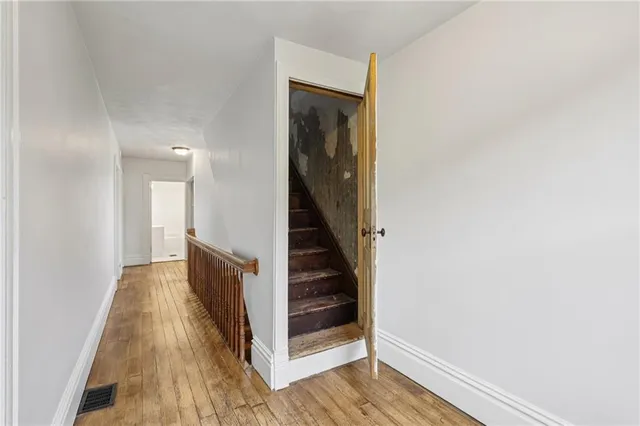 a view of empty room