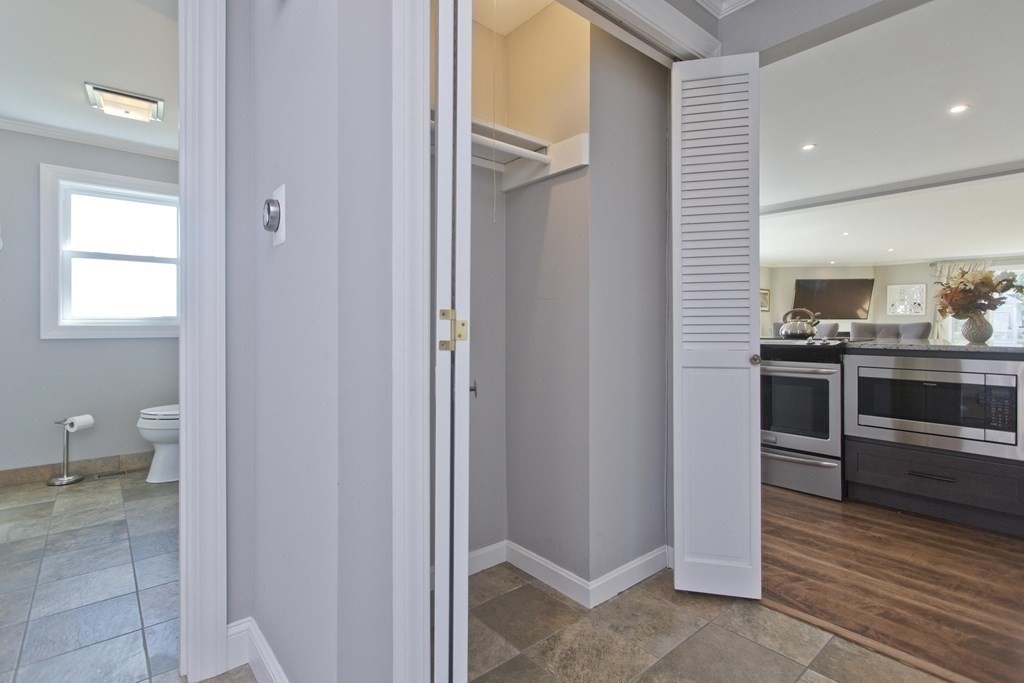 916 South East Street Amherst, MA 01002 - Photo 16 of 42