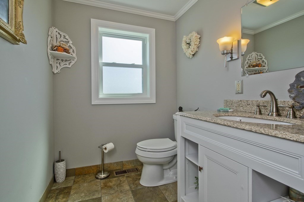 916 South East Street Amherst, MA 01002 - Photo 23 of 42