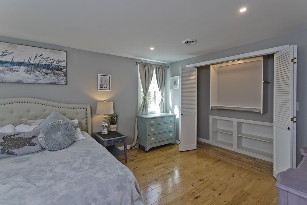 916 South East Street Amherst, MA 01002 - Photo 31 of 42