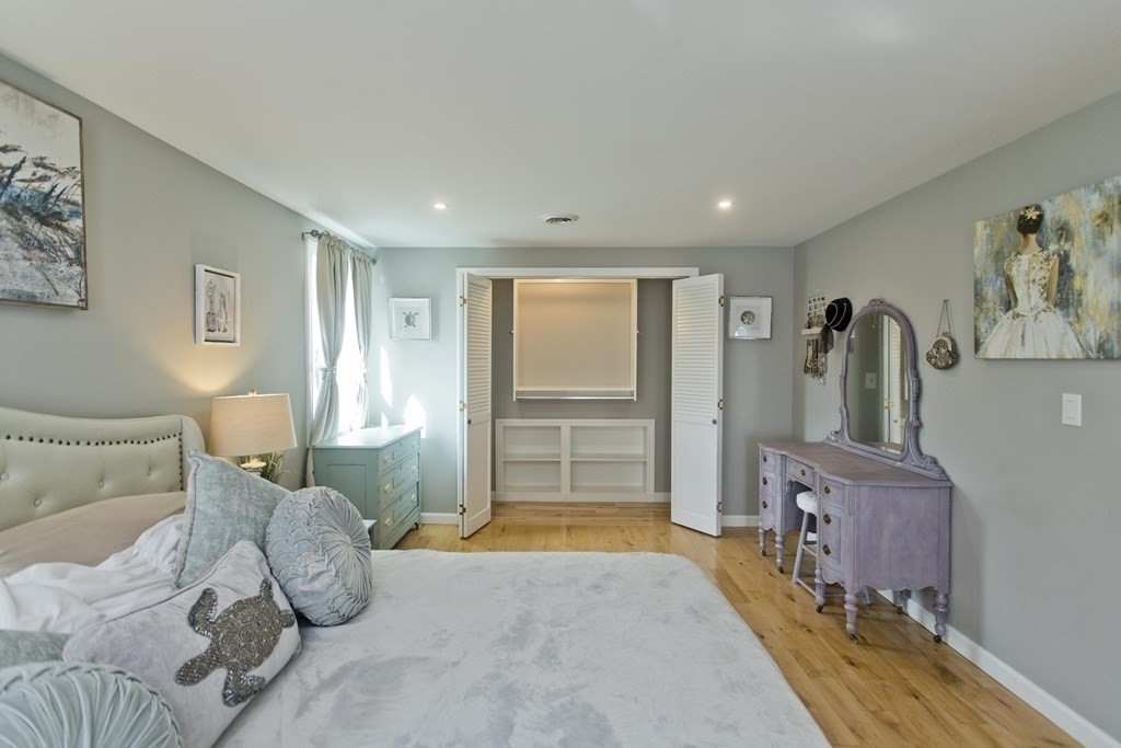 916 South East Street Amherst, MA 01002 - Photo 32 of 42