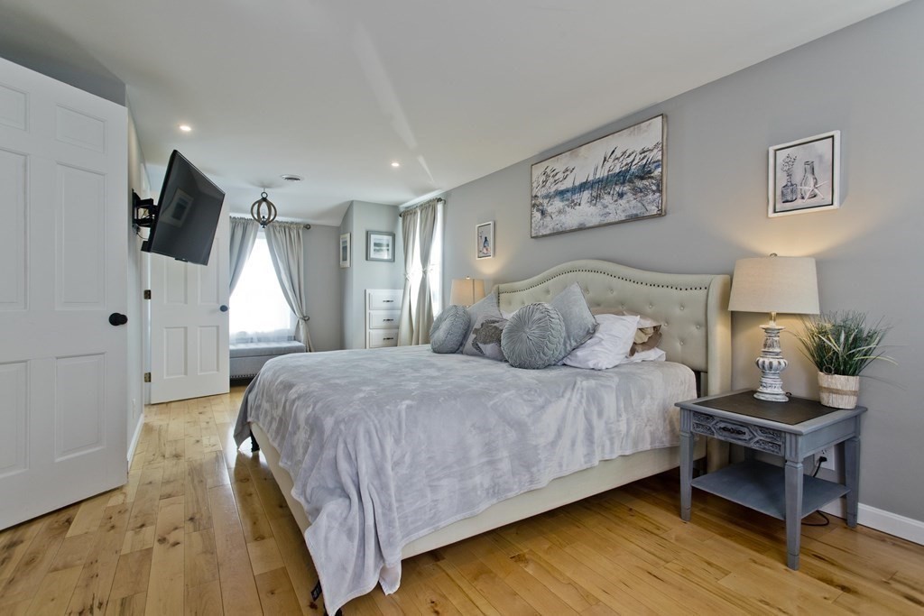 916 South East Street Amherst, MA 01002 - Photo 34 of 42