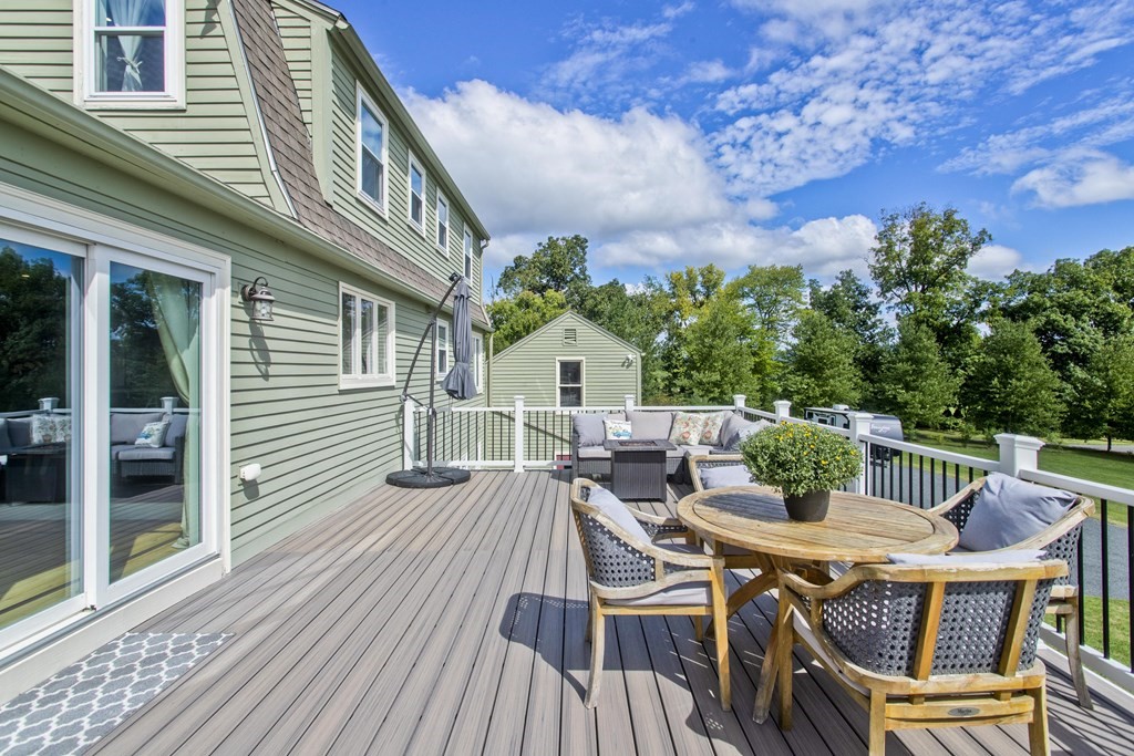 916 South East Street Amherst, MA 01002 - Photo 6 of 42