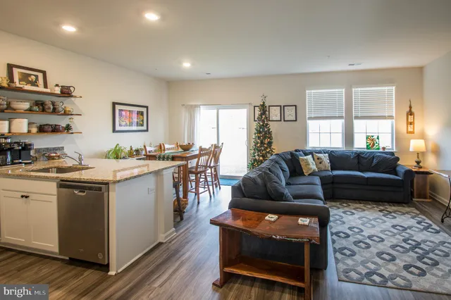 $265,500 | 345 Maple Run Drive, York, PA 17404