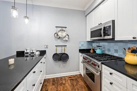 $1,100,000 | 2708 North Wilton Avenue, Chicago, IL 60614