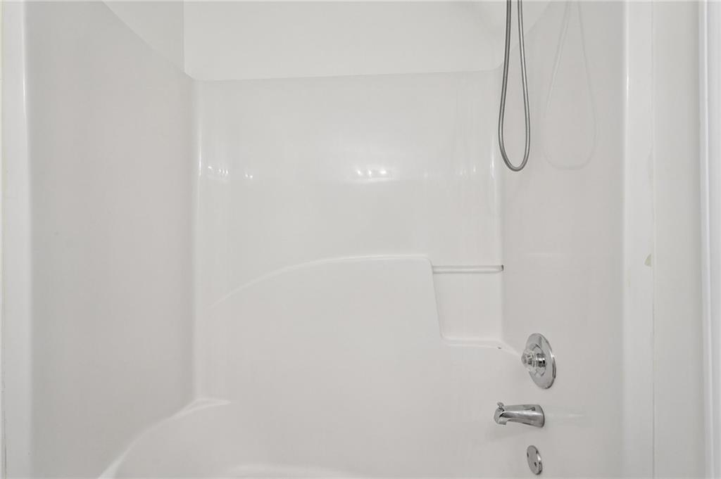 38 Middleton Court Cartersville, GA 30120 - Photo 28 of 46 a bathroom with a shower