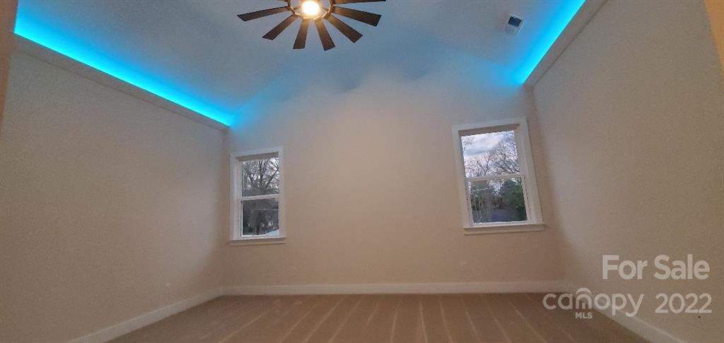 5203 Valley Stream Road Charlotte, NC 28209 - Photo 5 of 22 Gallery Image 5