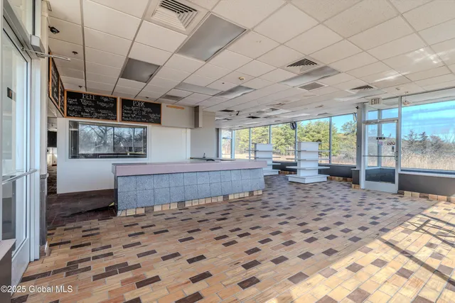 $250,000 | 270 Broadway, Whitehall, NY 12887