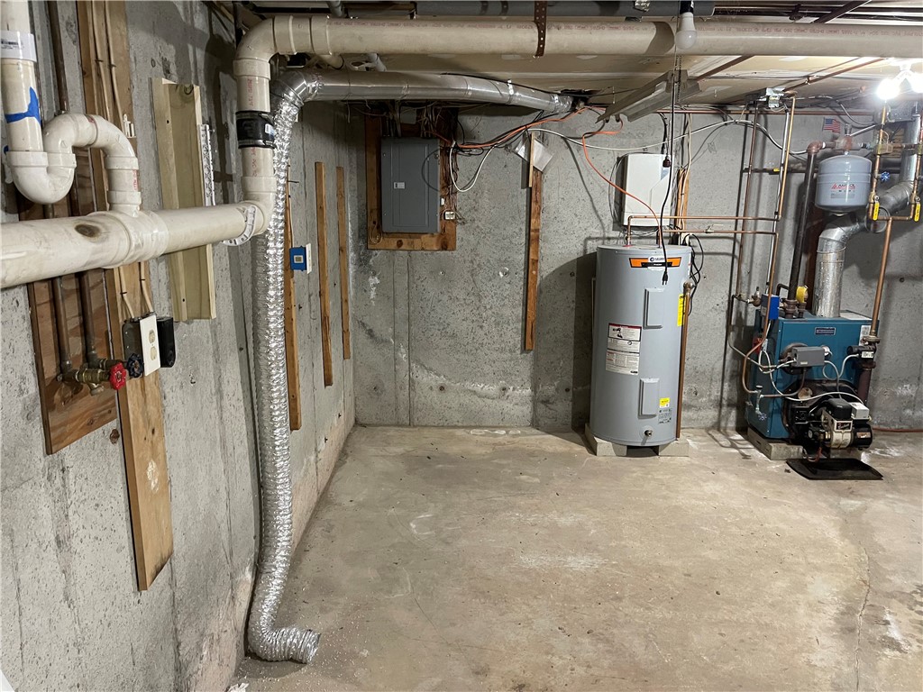 12 Beacon Street Westerly, RI 02891 - Photo 14 of 17