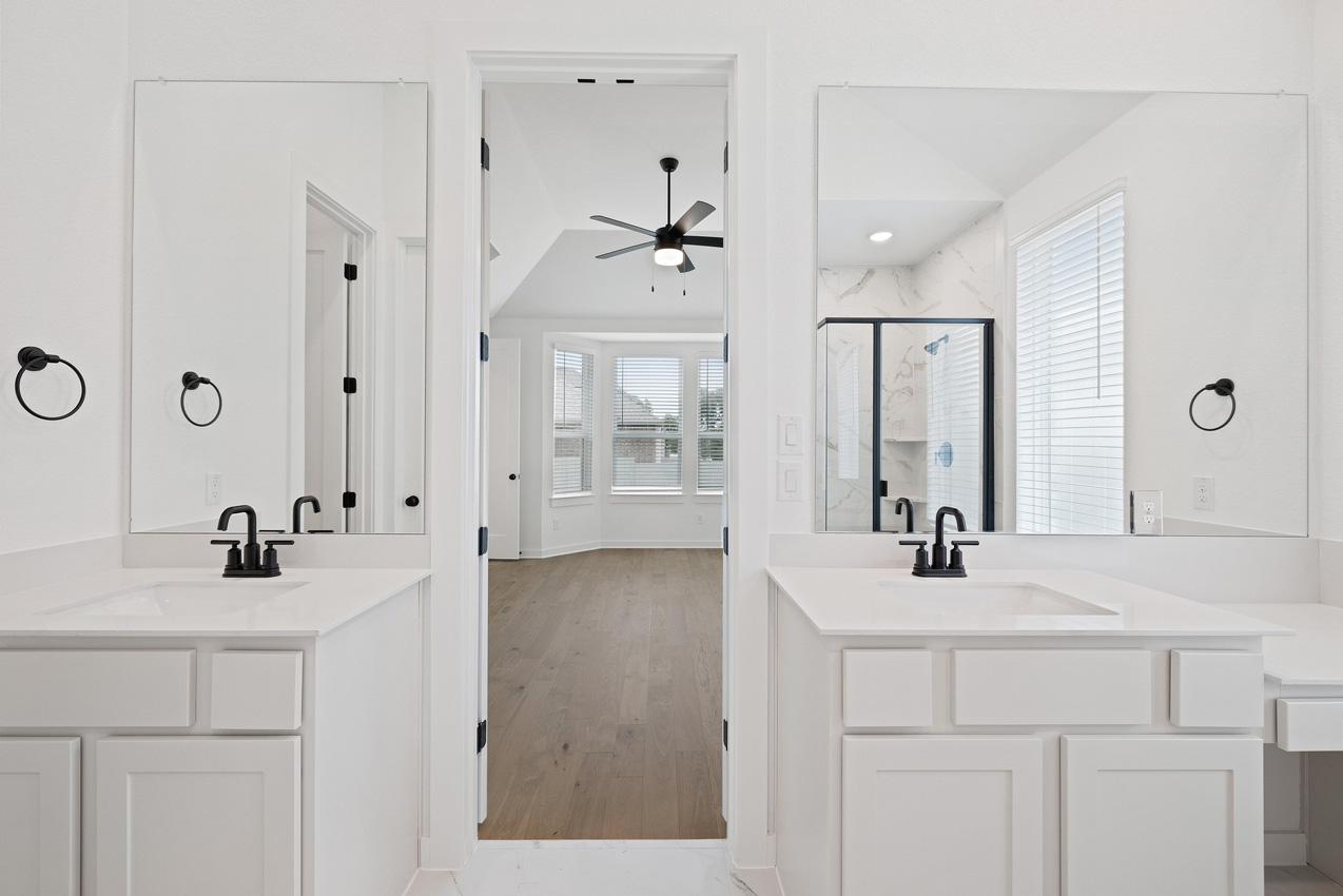 120 Fox Run Georgetown, TX 78628 - Photo 10 of 30 a bathroom with a sink and a mirror