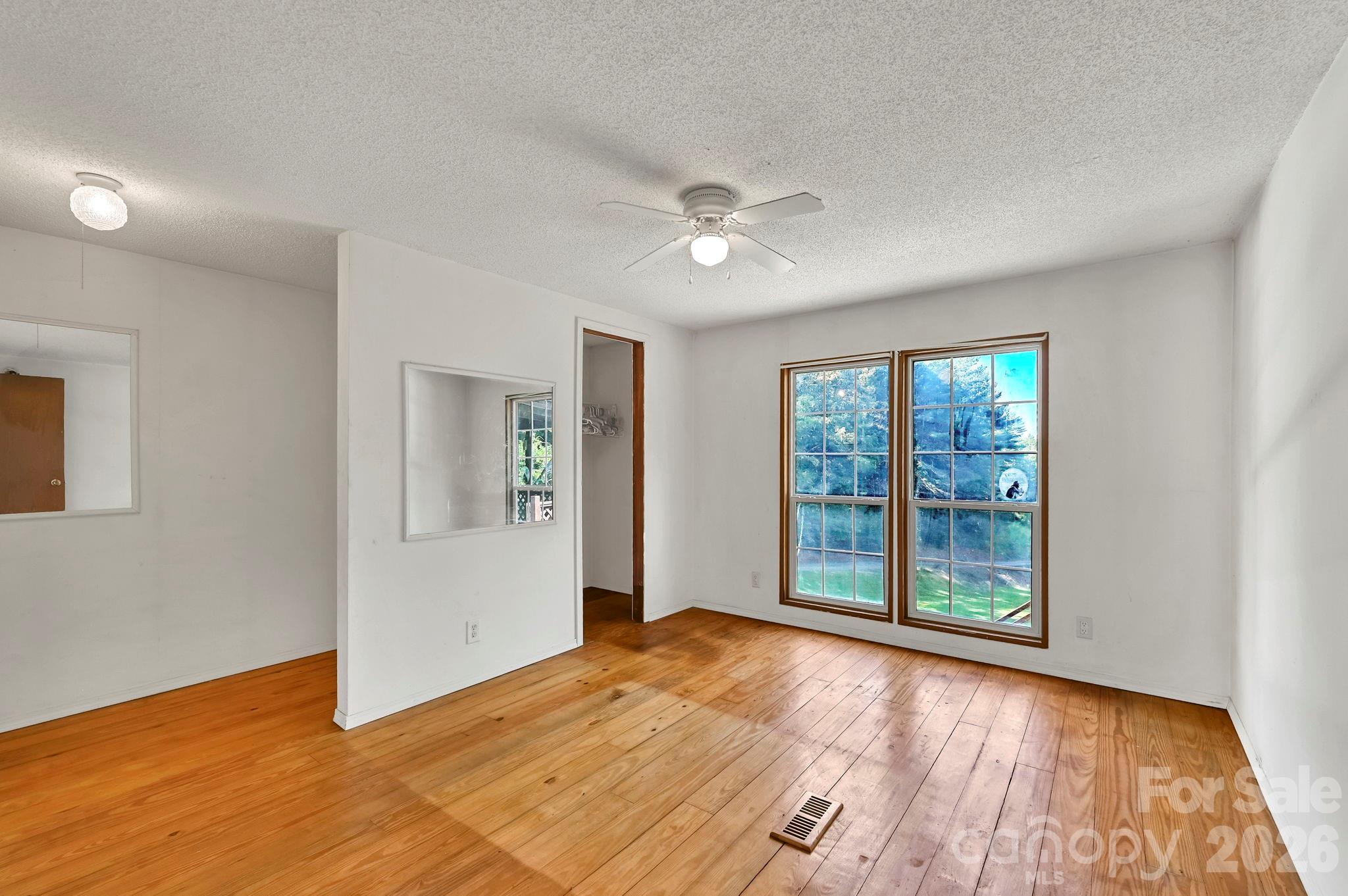 284 Paul Gosnell Road Marshall, NC 28753 - Photo 4 of 23
