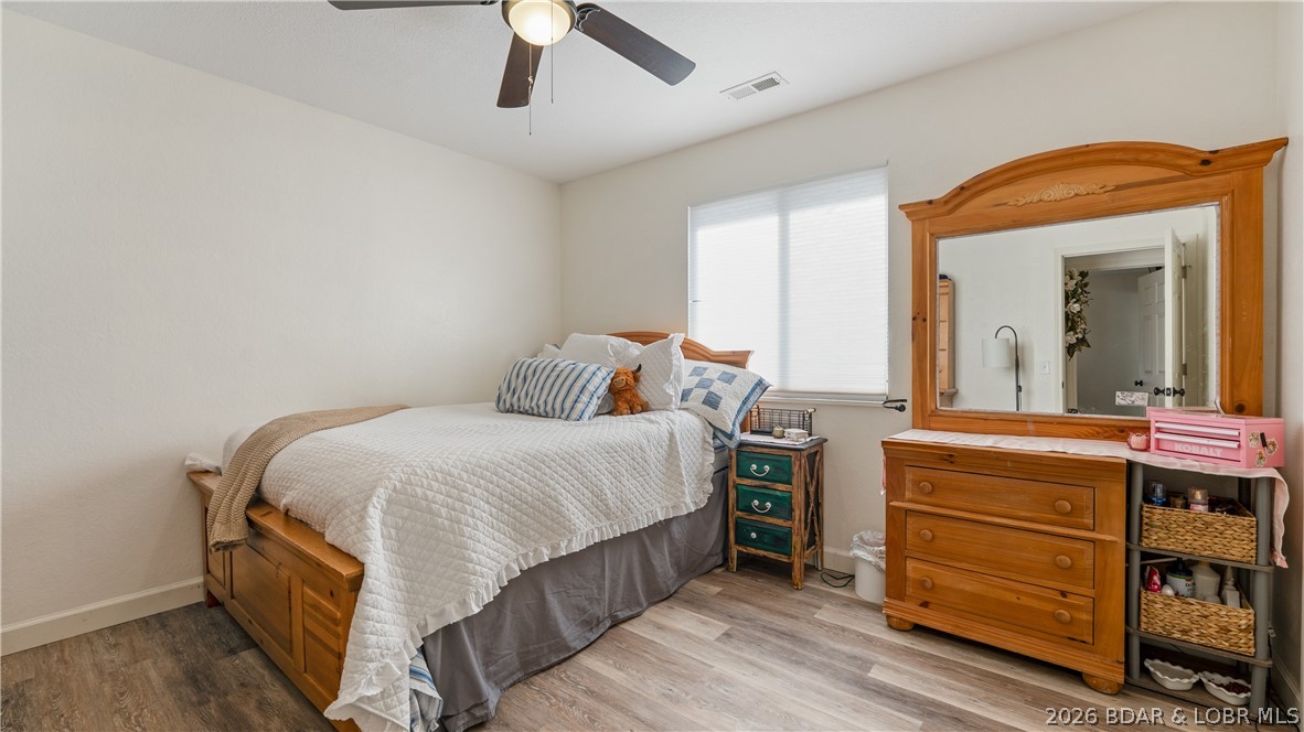 605 Duckhead Road Lake Ozark, MO 65049 - Photo 14 of 26 Guest Bedroom