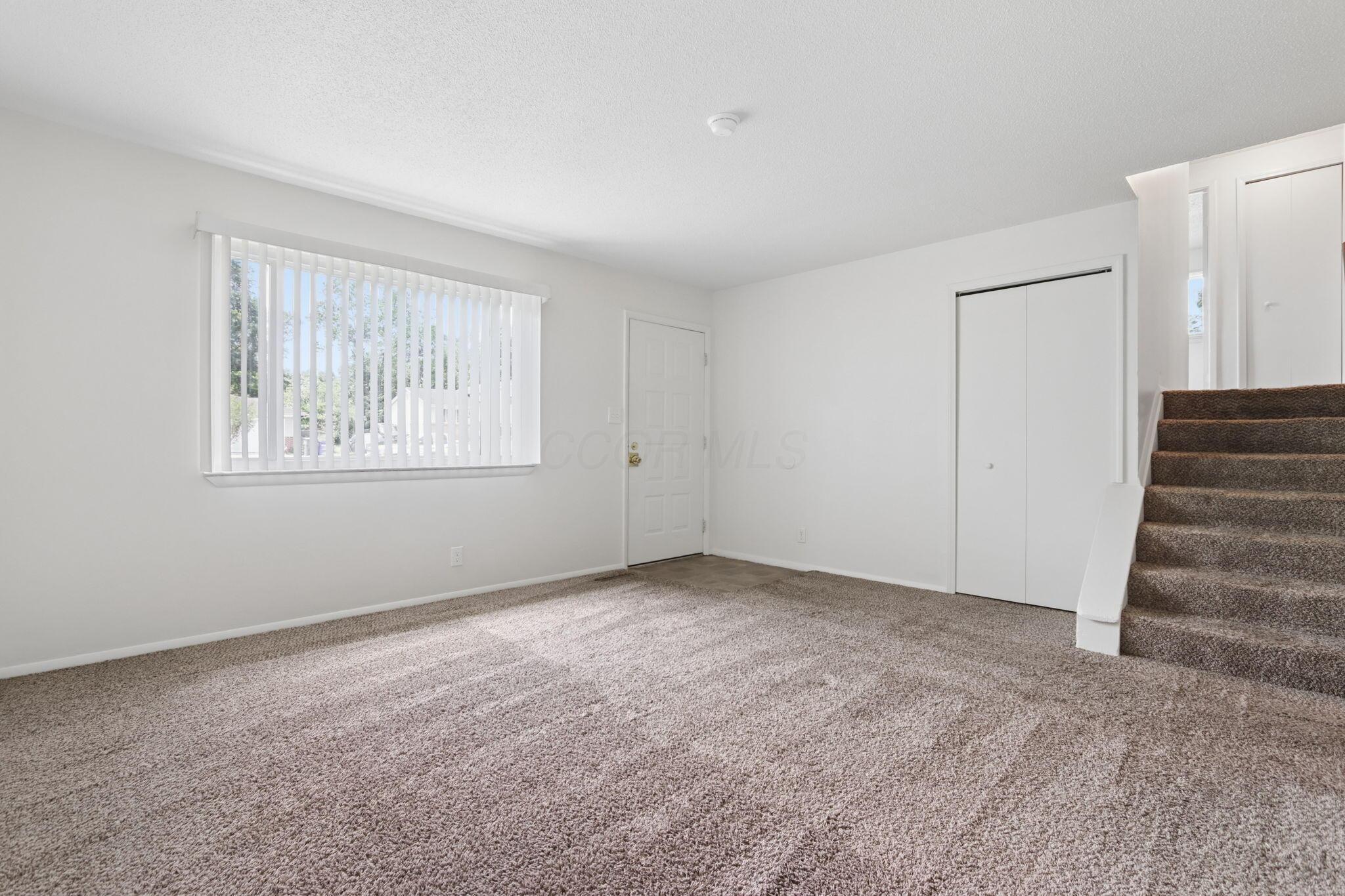 4838 Refugee Road Columbus, OH 43232 - Photo 6 of 27 7-web-or-mls-4838-refugee-rd