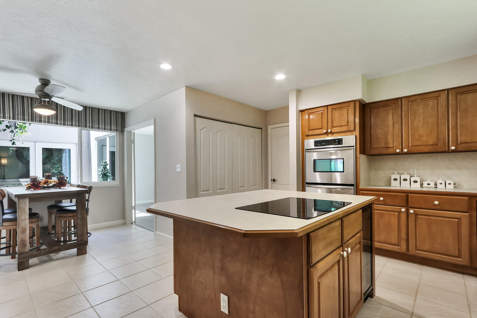 15094 Alexander Run Jupiter, FL 33478 - Photo 14 of 70 Kitchen dining area