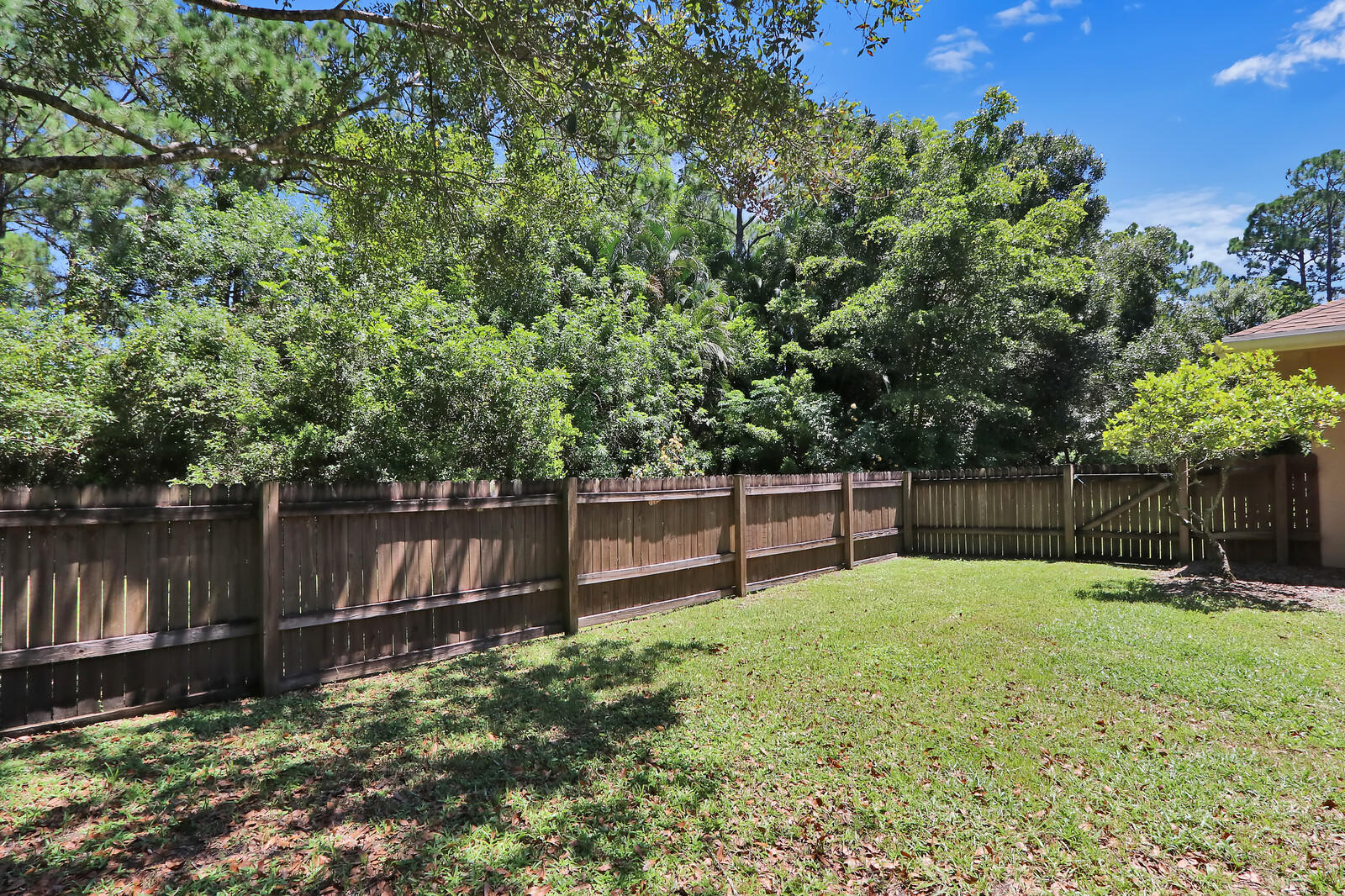 15094 Alexander Run Jupiter, FL 33478 - Photo 45 of 70 Fenced dog run