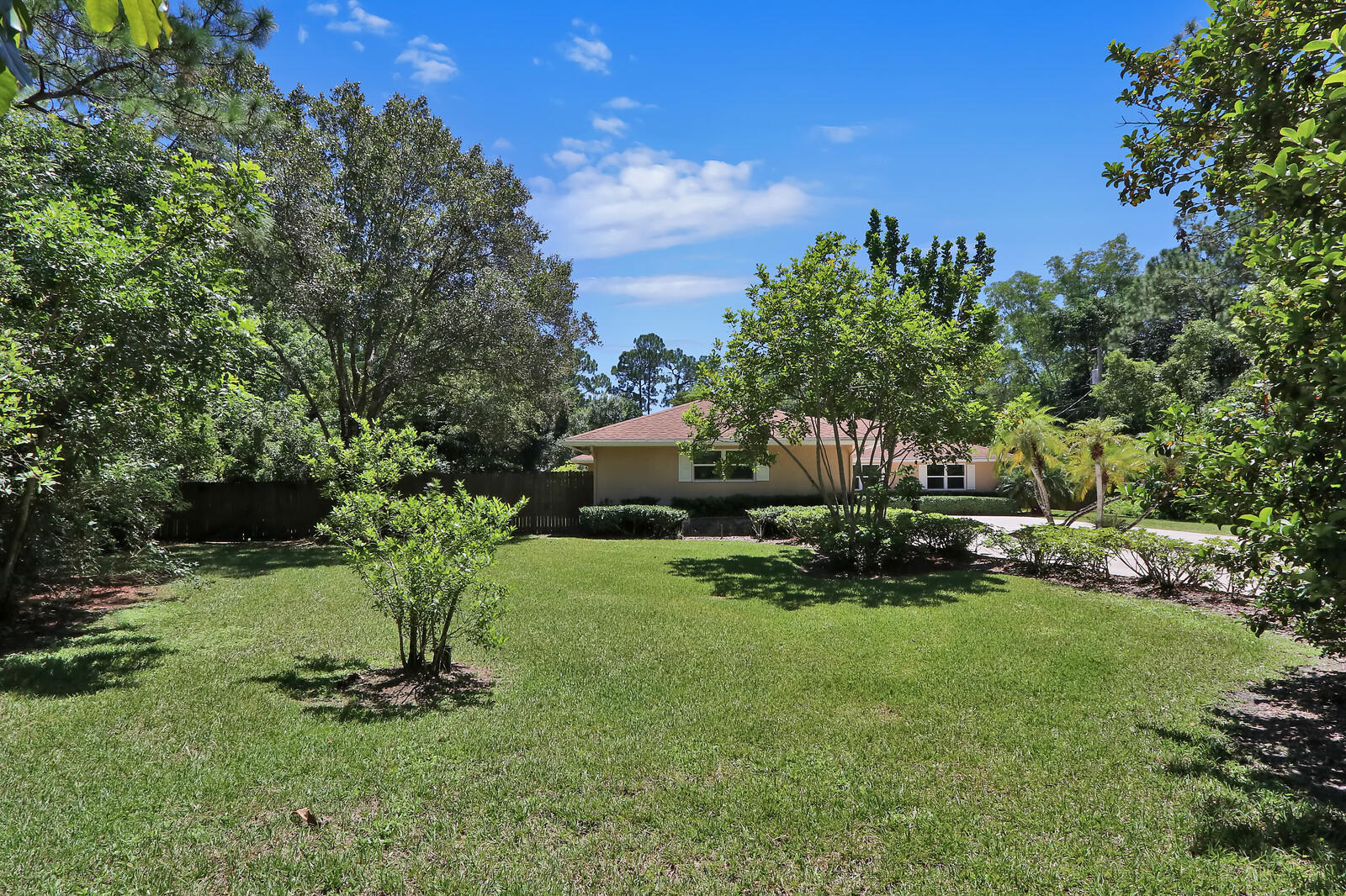 15094 Alexander Run Jupiter, FL 33478 - Photo 46 of 70 Front side yard
