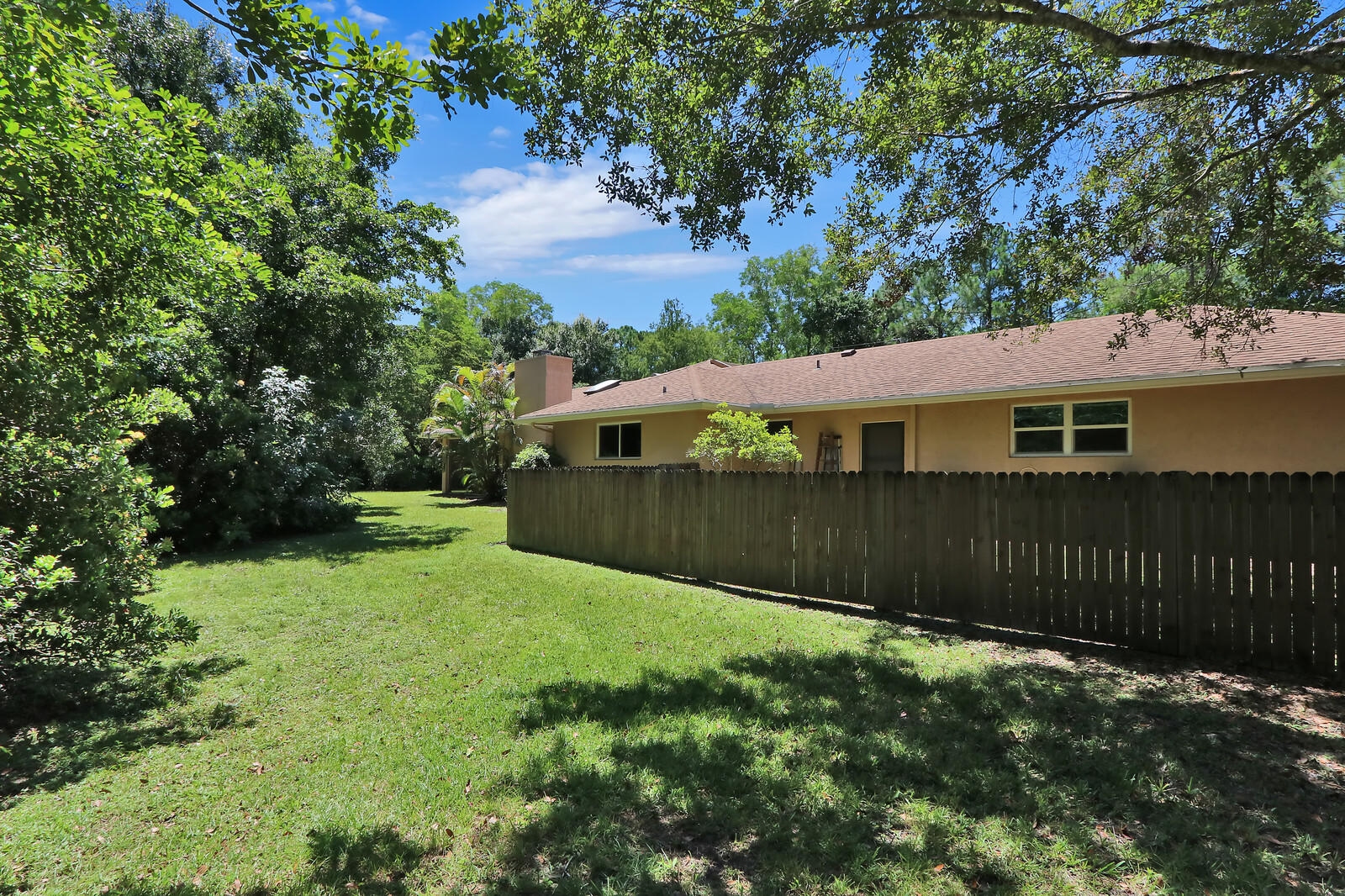 15094 Alexander Run Jupiter, FL 33478 - Photo 51 of 70 side yard