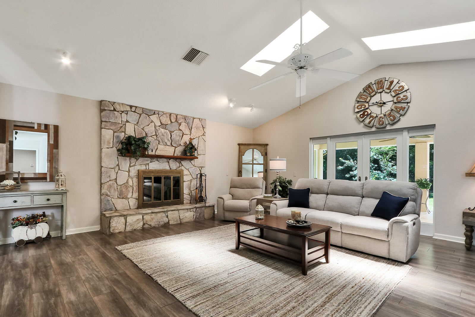 15094 Alexander Run Jupiter, FL 33478 - Photo 6 of 70 great room with new laminate floors