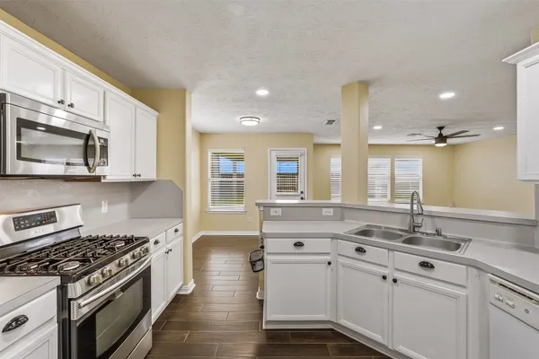 $2,300 | 11506 Harbour Lake Court, Humble, TX 77396