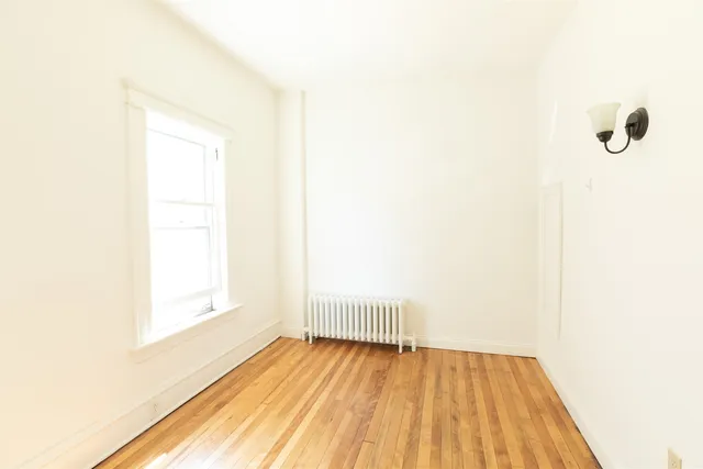 $2,200 | 7-1 Fletcher Place, Burlington, VT 05401