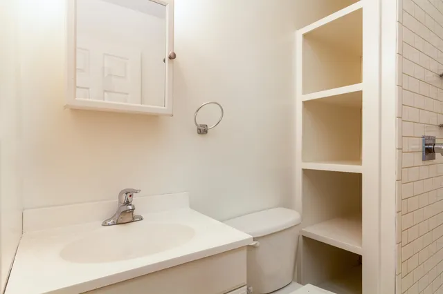 $2,200 | 7-1 Fletcher Place, Burlington, VT 05401