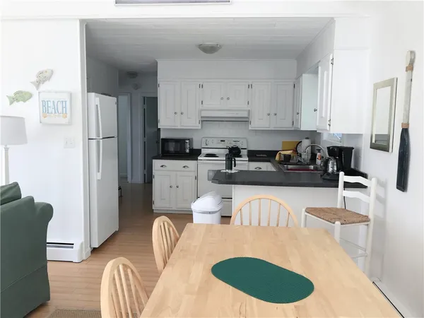 $4,400 | 10 Burbank Avenue, Narragansett, RI 02882