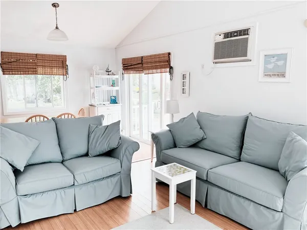 $4,400 | 10 Burbank Avenue, Narragansett, RI 02882