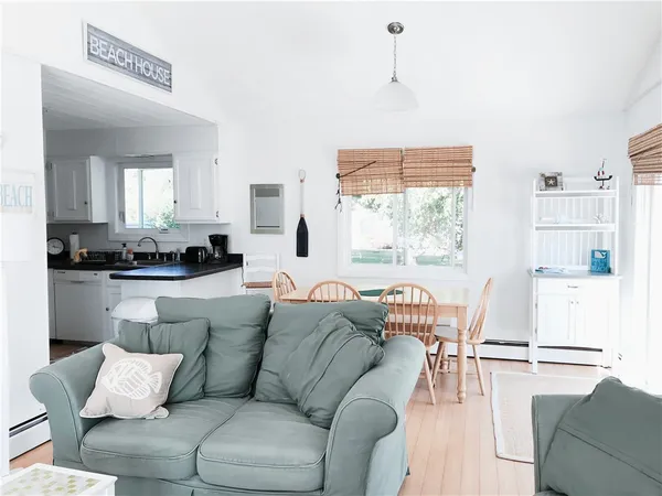 $4,400 | 10 Burbank Avenue, Narragansett, RI 02882