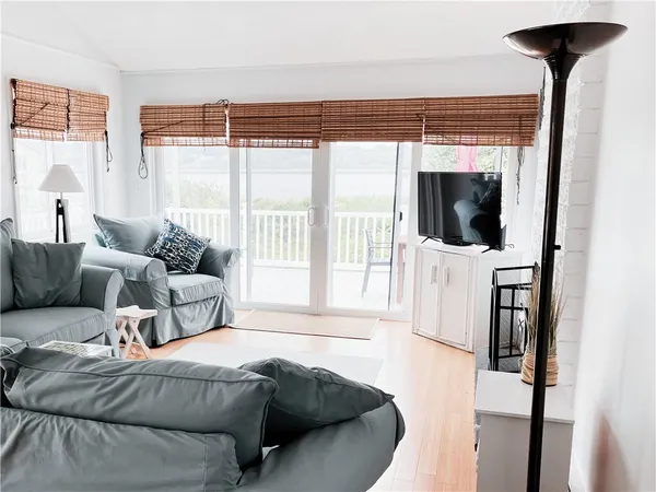 $4,400 | 10 Burbank Avenue, Narragansett, RI 02882