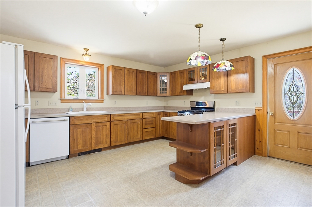 298 Providence Road Northbridge, MA 01588 - Photo 2 of 42