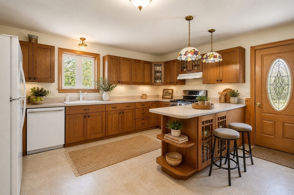 298 Providence Road Northbridge, MA 01588 - Photo 3 of 42