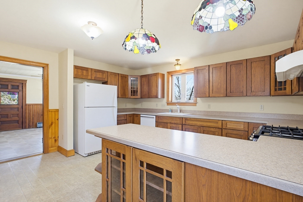 298 Providence Road Northbridge, MA 01588 - Photo 4 of 42