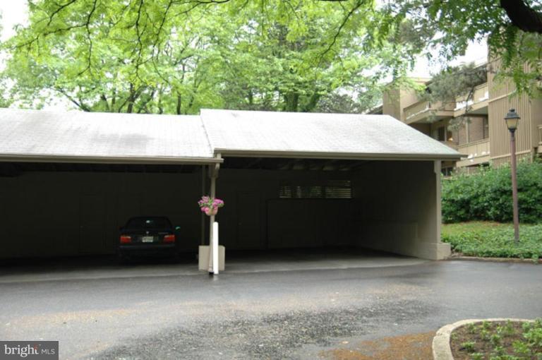 117 Cross Keys Road, Unit R117E Baltimore, MD 21210 - Photo 15 of 22 a view of a car garage